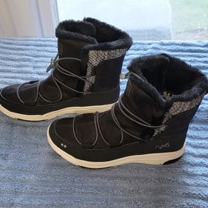 Ryka Aubonne Boots w/ bungee laces  Size 7.5 black winter casual